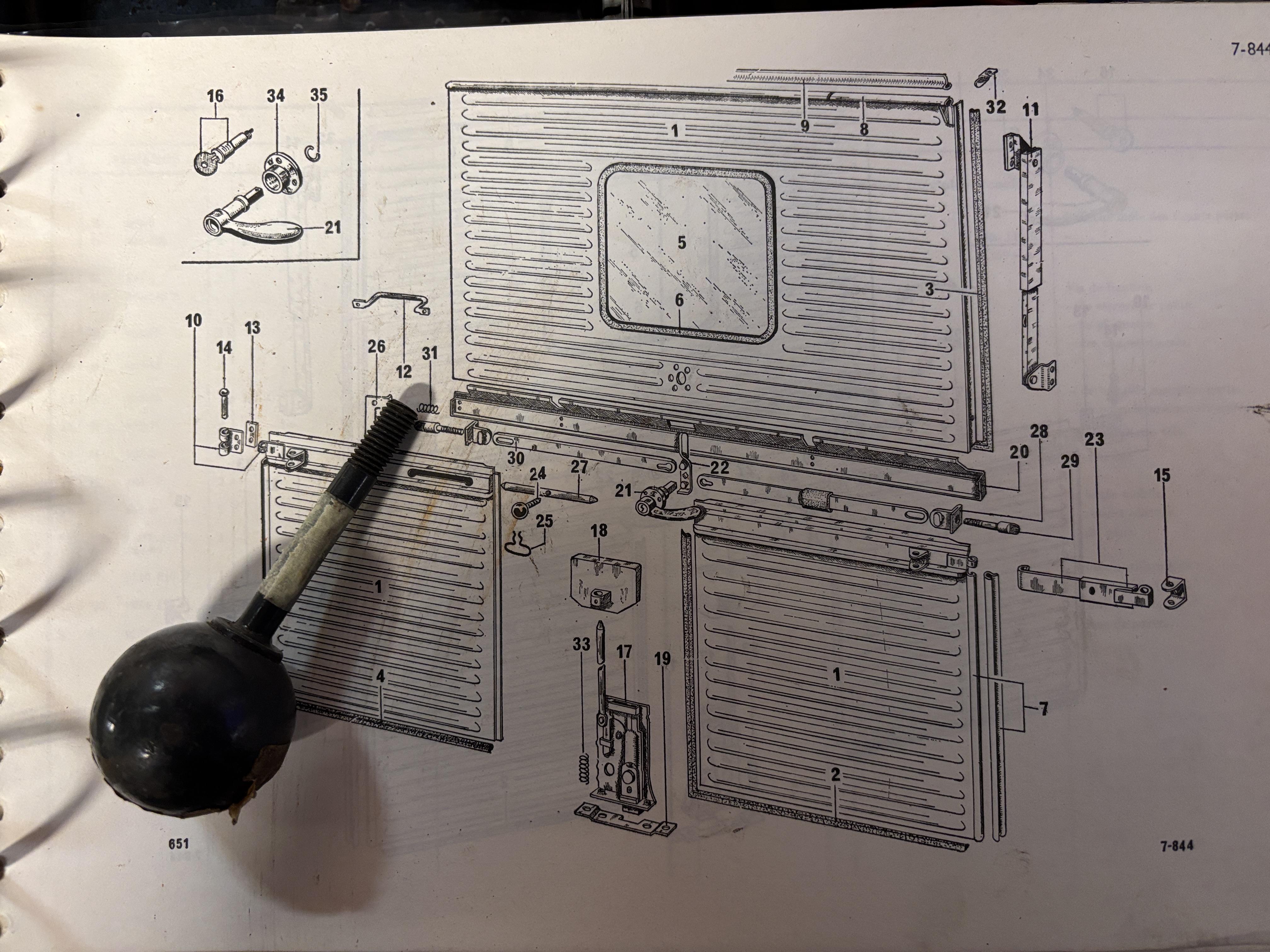 H8635  Button outside door locking, rear door Citroen HY