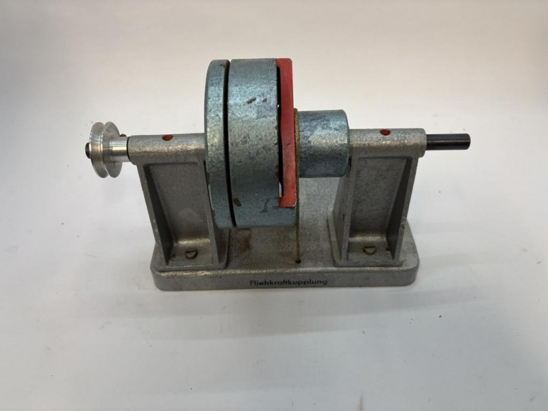 25-007  Openwork clutch gearbox from a technical school